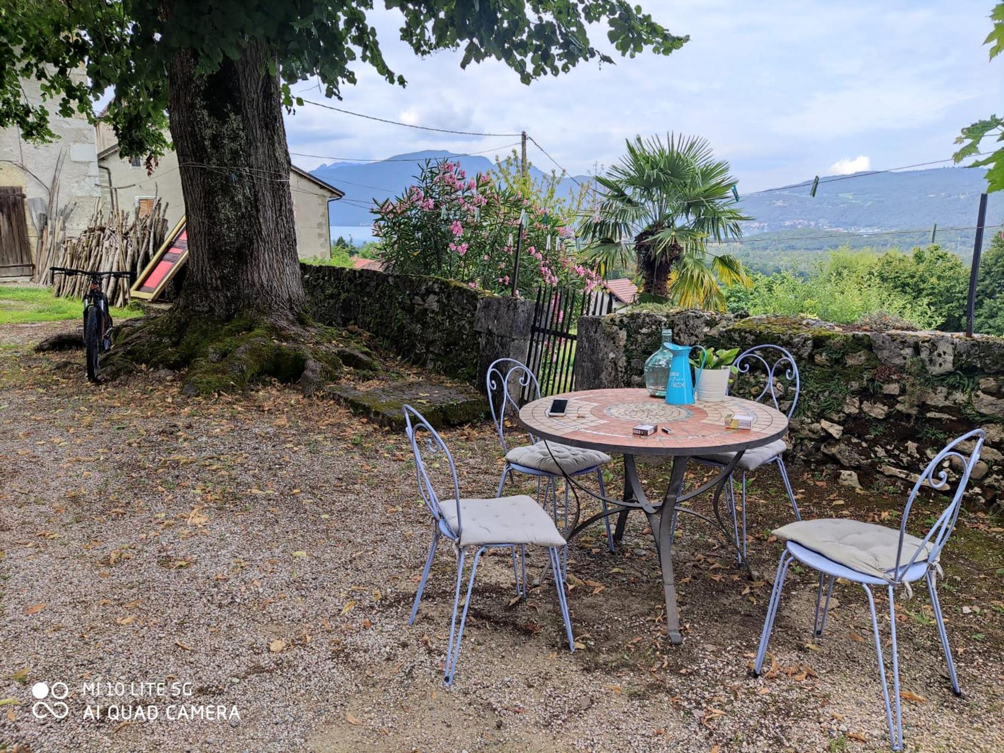 Du Vent Dans Les Arbres -120M2 Belle Vue Sur Le Lac Chindrieux Buitenkant foto