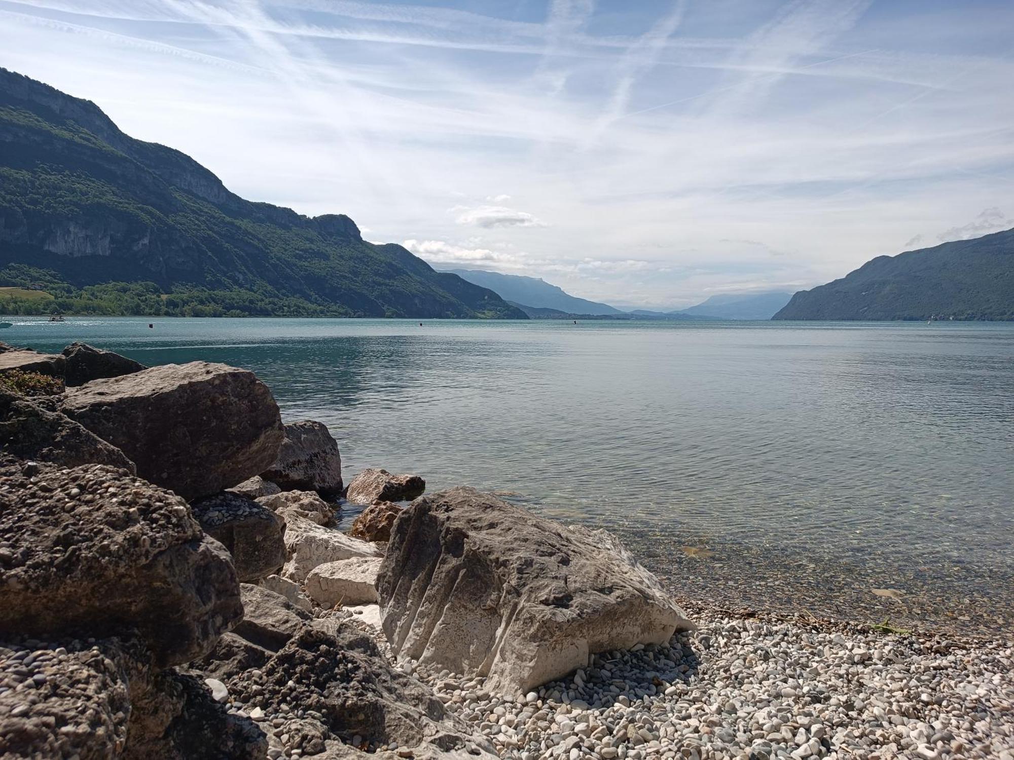 Du Vent Dans Les Arbres -120M2 Belle Vue Sur Le Lac Chindrieux Kamer foto